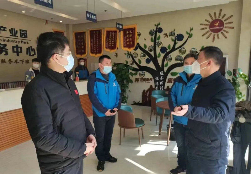 萬居易前往技術協同創新園和電子信息產業園調研