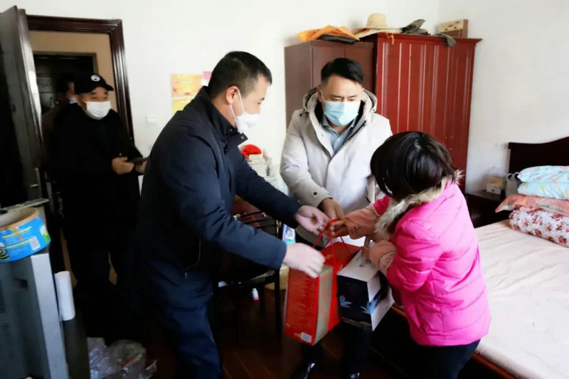 金開集團(tuán)開展春節(jié)走訪慰問貧困戶活動(dòng)