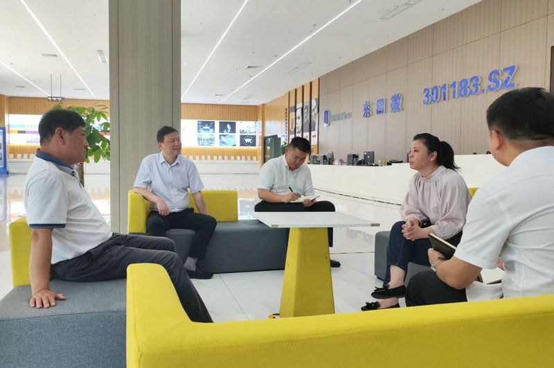 胡應(yīng)庚帶隊(duì)走訪慰問(wèn)園區(qū)企業(yè)