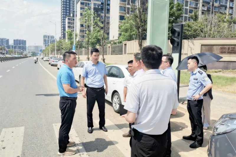 賀敏就優化區內資產，實現效益最大化進行實地調研